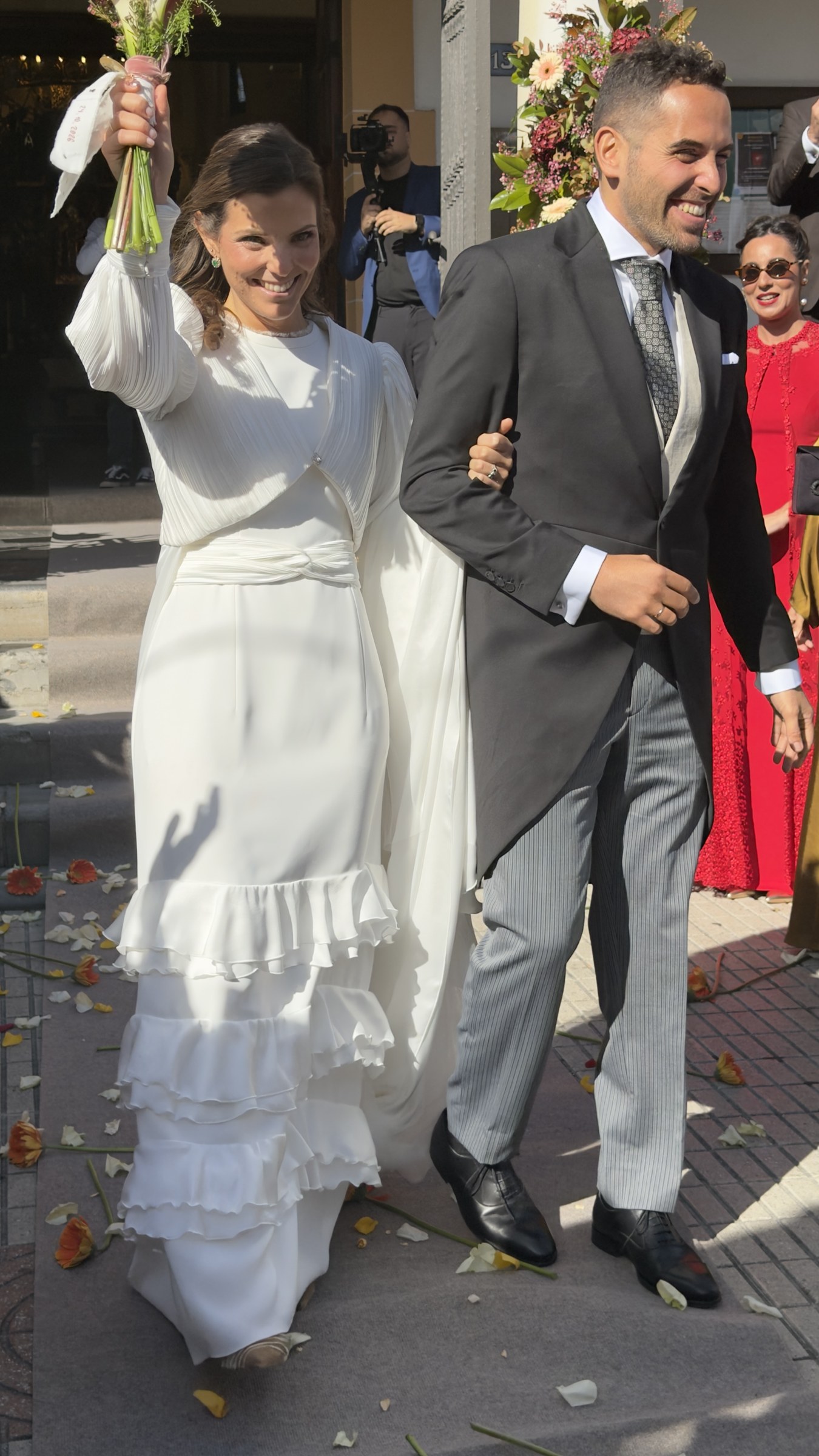 Clara y Guillermo a la salida de la iglesia